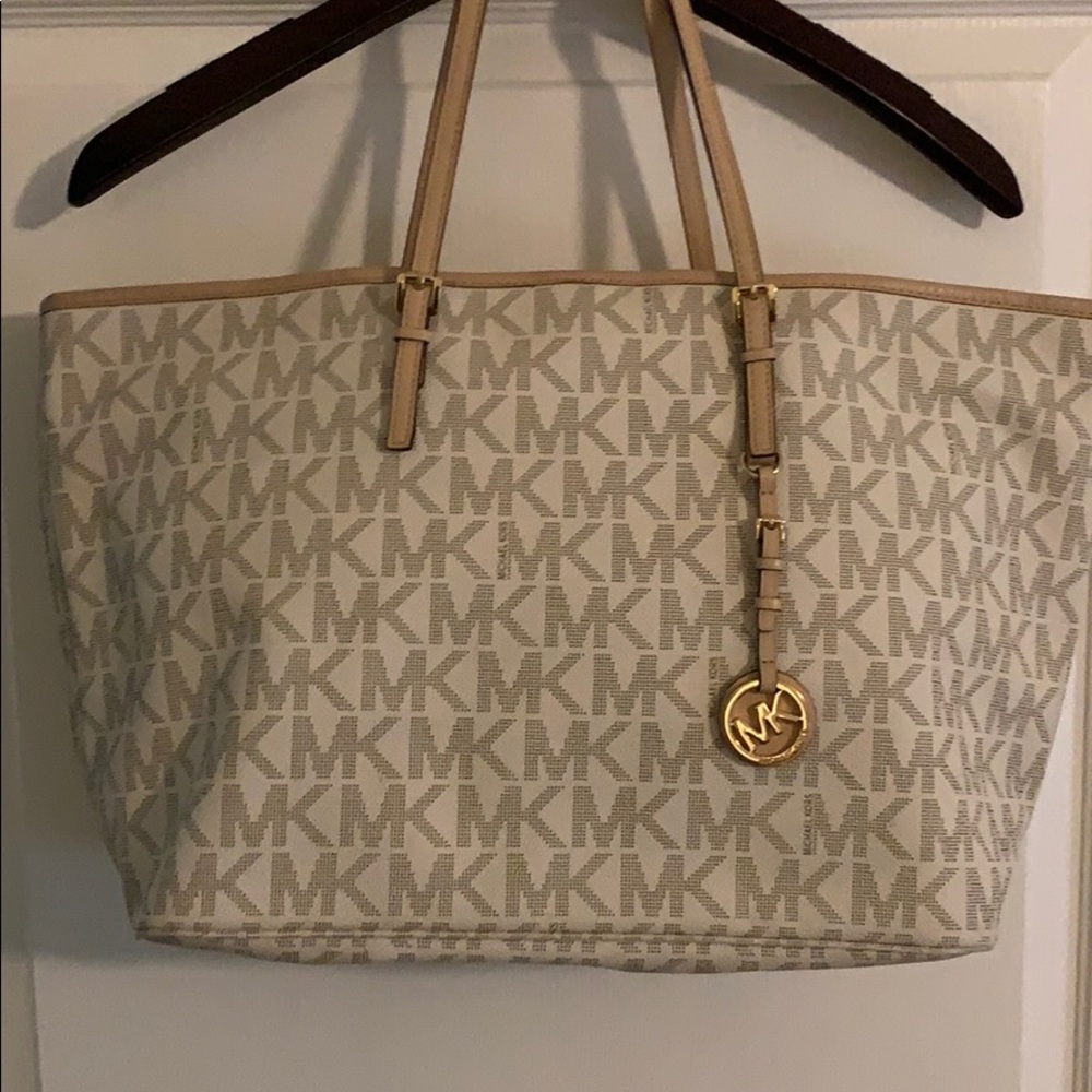 Michael Kors authentic tote - Picture 1 of 11